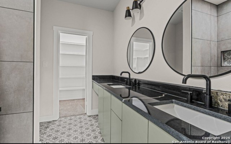 1334 N Center, San Antonio, TX 78202, 3 Habitaciones Habitaciones , ,2 BañosBaños,Residential,En Venta,1334 N Center,1876501
