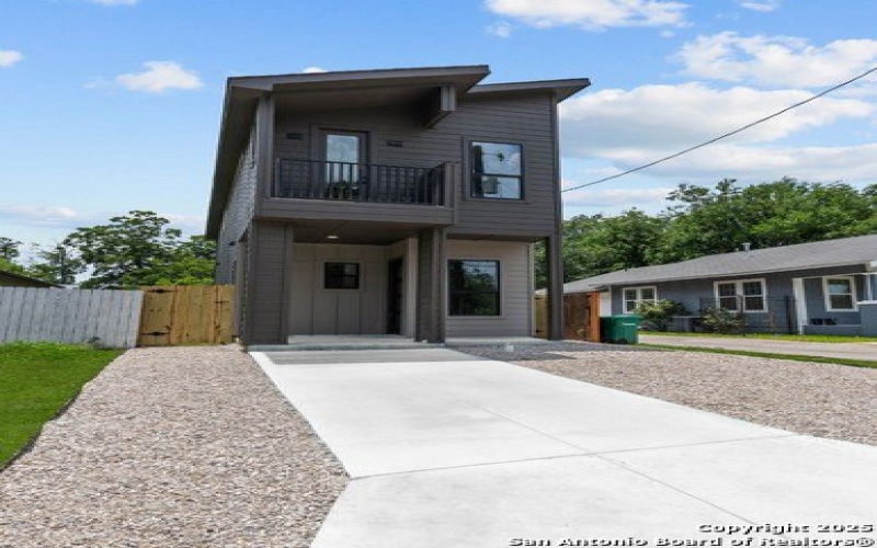 1334 N Center, San Antonio, TX 78202, 3 Habitaciones Habitaciones , ,2 BañosBaños,Residential,En Venta,1334 N Center,1876501