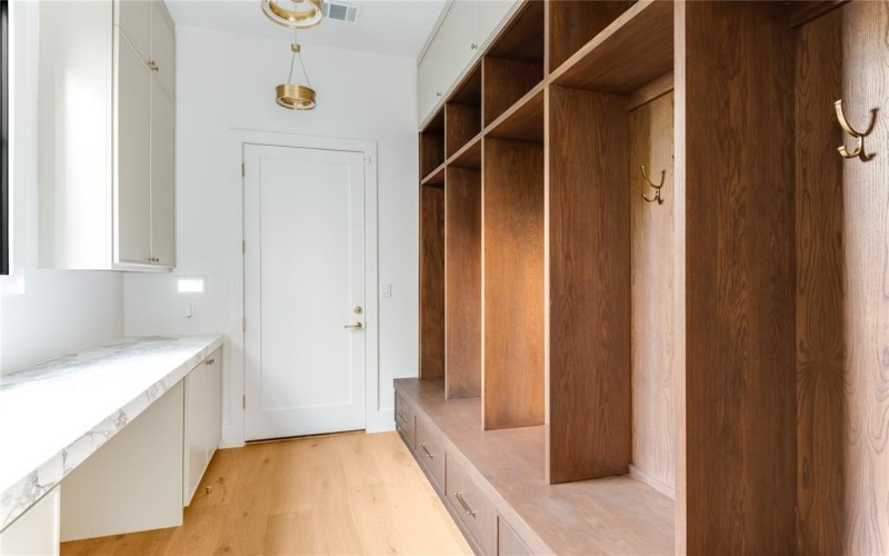 7226 Colgate Avenue, Dallas, TX 75225, 5 Bedrooms Bedrooms, ,6 BathroomsBathrooms,Residential,For Sale,7226 Colgate Avenue,20854140