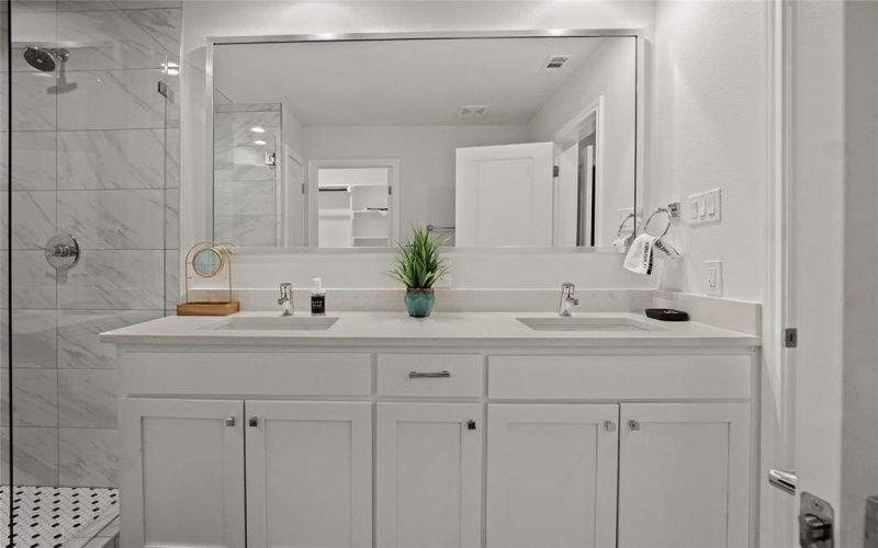 430 N Denley Drive, Dallas, TX 75203, 3 Bedrooms Bedrooms, ,2 BathroomsBathrooms,Residential Lease,For Rent,430 N Denley Drive,20953267