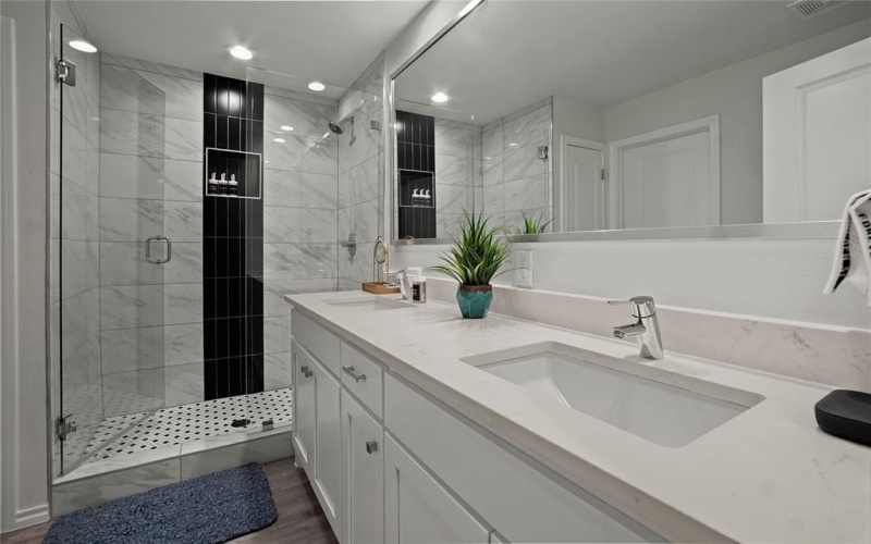 430 N Denley Drive, Dallas, TX 75203, 3 Bedrooms Bedrooms, ,2 BathroomsBathrooms,Residential Lease,For Rent,430 N Denley Drive,20953267