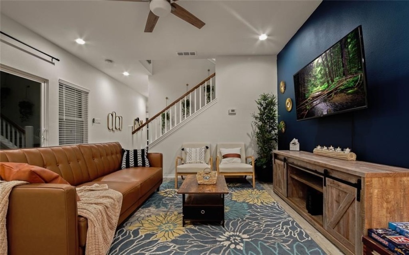 430 N Denley Drive, Dallas, TX 75203, 3 Bedrooms Bedrooms, ,2 BathroomsBathrooms,Residential Lease,For Rent,430 N Denley Drive,20953267
