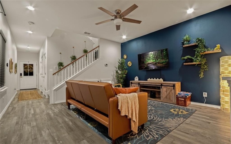430 N Denley Drive, Dallas, TX 75203, 3 Bedrooms Bedrooms, ,2 BathroomsBathrooms,Residential Lease,For Rent,430 N Denley Drive,20953267