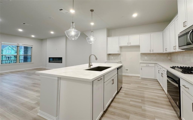 8378 Massive Drive, Frisco, TX 75034, 3 Bedrooms Bedrooms, ,3 BathroomsBathrooms,Residential Lease,For Rent,8378 Massive Drive,20970696