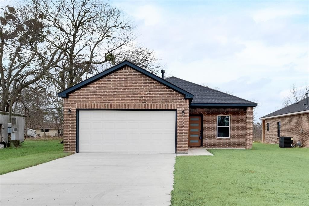 308 N 5th Street, Quinlan, TX 75474, 3 Bedrooms Bedrooms, ,2 BathroomsBathrooms,Residential,For Sale,308 N 5th Street,20970872