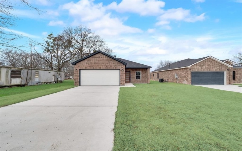308 N 5th Street, Quinlan, TX 75474, 3 Bedrooms Bedrooms, ,2 BathroomsBathrooms,Residential,For Sale,308 N 5th Street,20970872