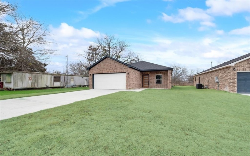 308 N 5th Street, Quinlan, TX 75474, 3 Bedrooms Bedrooms, ,2 BathroomsBathrooms,Residential,For Sale,308 N 5th Street,20970872