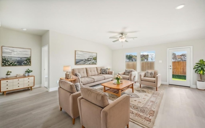 1007 Chestnut Drive, Lavon, TX 75166, 4 Bedrooms Bedrooms, ,3 BathroomsBathrooms,Residential,For Sale,1007 Chestnut Drive,20971335