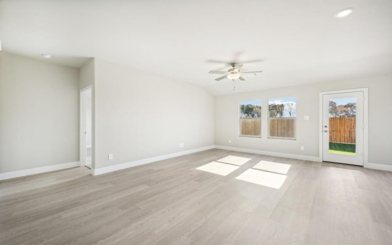 1007 Chestnut Drive, Lavon, TX 75166, 4 Bedrooms Bedrooms, ,3 BathroomsBathrooms,Residential,For Sale,1007 Chestnut Drive,20971335