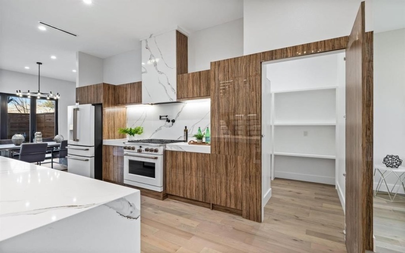 4603 Newmore Avenue, Dallas, TX 75209, 5 Bedrooms Bedrooms, ,3 BathroomsBathrooms,Residential,For Sale,4603 Newmore Avenue,20971948