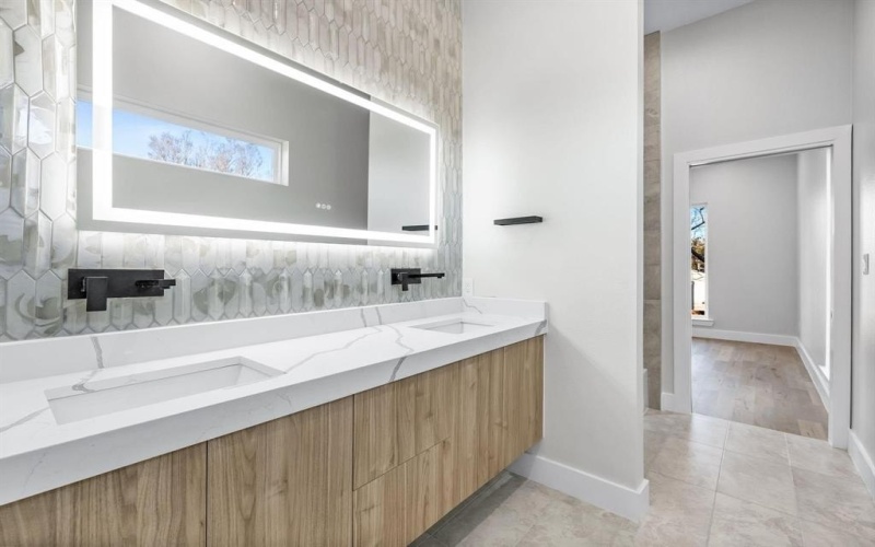 4603 Newmore Avenue, Dallas, TX 75209, 5 Bedrooms Bedrooms, ,3 BathroomsBathrooms,Residential,For Sale,4603 Newmore Avenue,20971948