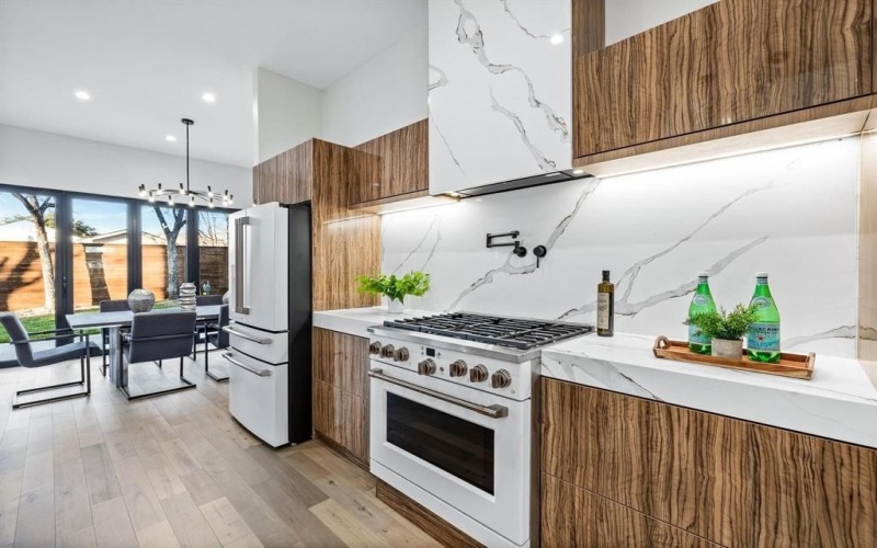 4603 Newmore Avenue, Dallas, TX 75209, 5 Bedrooms Bedrooms, ,3 BathroomsBathrooms,Residential,For Sale,4603 Newmore Avenue,20971948