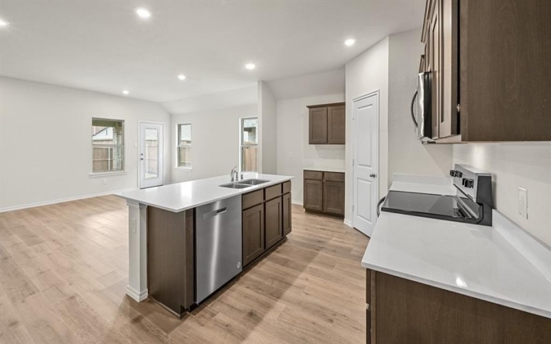 945 Newport Drive, Ferris, TX 75125, 4 Bedrooms Bedrooms, ,3 BathroomsBathrooms,Residential,For Sale,945 Newport Drive,20972076
