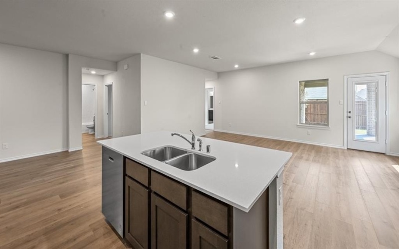 945 Newport Drive, Ferris, TX 75125, 4 Bedrooms Bedrooms, ,3 BathroomsBathrooms,Residential,For Sale,945 Newport Drive,20972076