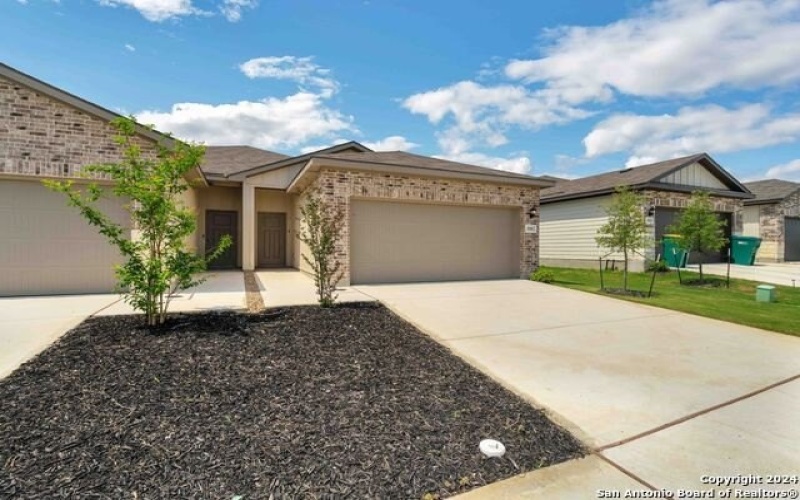9318 Frio Landing #1, Converse, TX 78109, 3 Bedrooms Bedrooms, ,2 BathroomsBathrooms,Residential Lease,For Rent,9318 Frio Landing,1876584