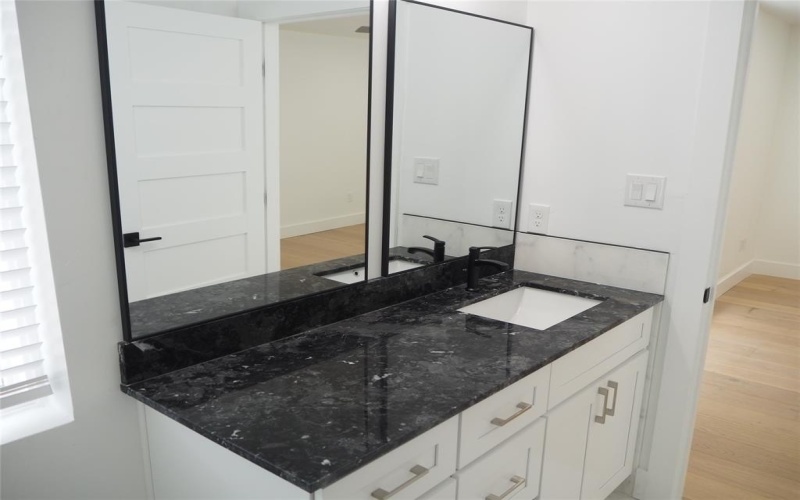 2349 N Carroll Avenue, Dallas, TX 75204, 2 Habitaciones Habitaciones , ,2 BañosBaños,Residential Lease,En Alquiler,2349 N Carroll Avenue,20972111