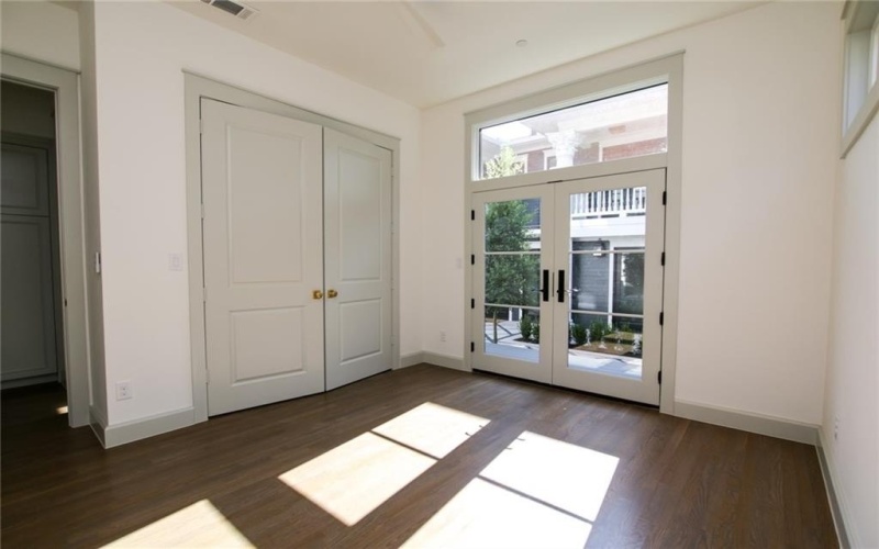 1019 BISHOP Avenue, Dallas, TX 75208, 3 Bedrooms Bedrooms, ,3 BathroomsBathrooms,Residential Lease,For Rent,1019 BISHOP Avenue,20972228