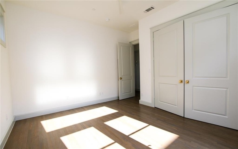 1019 BISHOP Avenue, Dallas, TX 75208, 3 Bedrooms Bedrooms, ,3 BathroomsBathrooms,Residential Lease,For Rent,1019 BISHOP Avenue,20972228