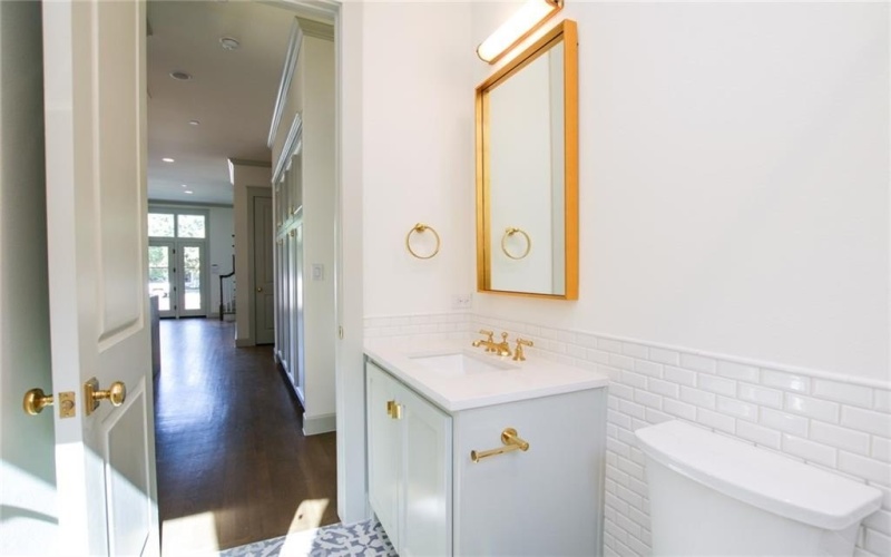 1019 BISHOP Avenue, Dallas, TX 75208, 3 Bedrooms Bedrooms, ,3 BathroomsBathrooms,Residential Lease,For Rent,1019 BISHOP Avenue,20972228