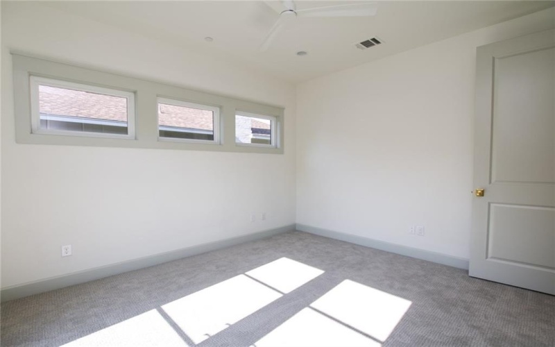 1019 BISHOP Avenue, Dallas, TX 75208, 3 Bedrooms Bedrooms, ,3 BathroomsBathrooms,Residential Lease,For Rent,1019 BISHOP Avenue,20972228