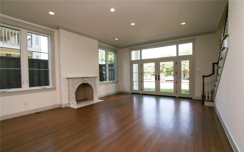 1019 BISHOP Avenue, Dallas, TX 75208, 3 Bedrooms Bedrooms, ,3 BathroomsBathrooms,Residential Lease,For Rent,1019 BISHOP Avenue,20972228