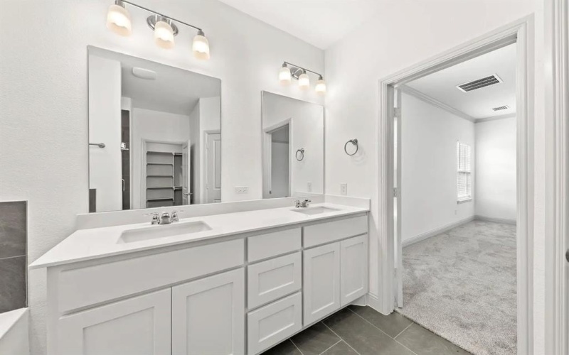 560 Oak Creek Drive, Lavon, TX 75166, 5 Habitaciones Habitaciones , ,3 BañosBaños,Residential Lease,En Alquiler,560 Oak Creek Drive,20972261