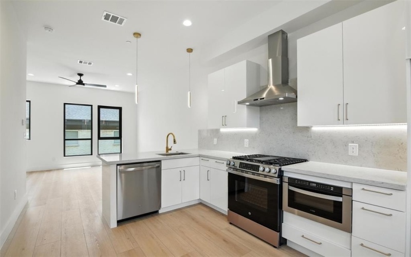 1425 N Garrett Avenue #104, Dallas, TX 75206, 1 Dormitorio Habitaciones , ,1 BañoBaños,Residential Lease,En Alquiler,1425 N Garrett Avenue,20972330