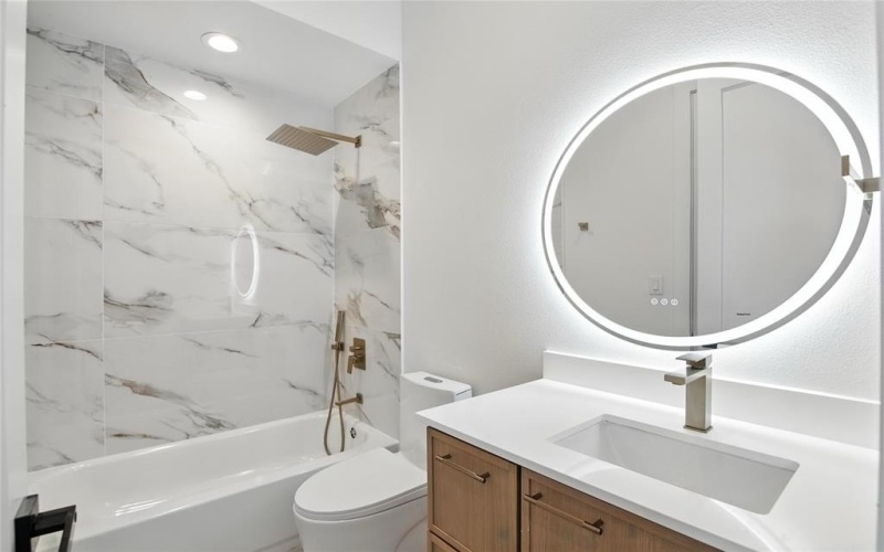 1425 N Garrett Avenue #107, Dallas, TX 75206, 2 Bedrooms Bedrooms, ,2 BathroomsBathrooms,Residential Lease,For Rent,1425 N Garrett Avenue,20972333