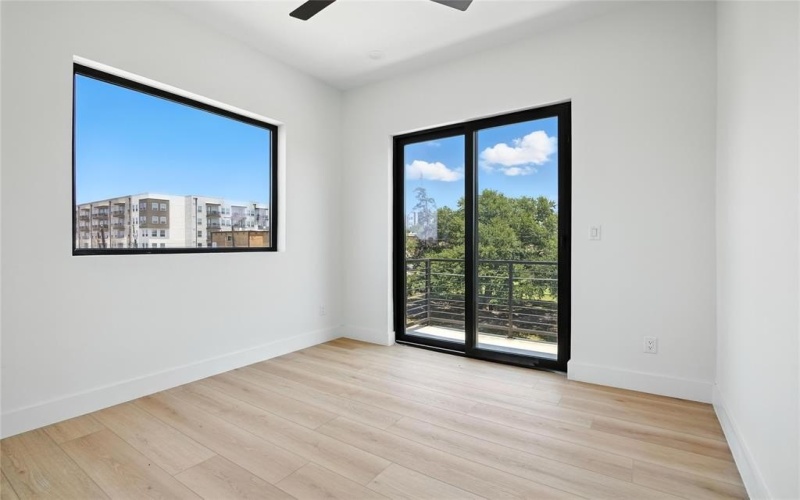 1425 N Garrett Avenue #107, Dallas, TX 75206, 2 Bedrooms Bedrooms, ,2 BathroomsBathrooms,Residential Lease,For Rent,1425 N Garrett Avenue,20972333