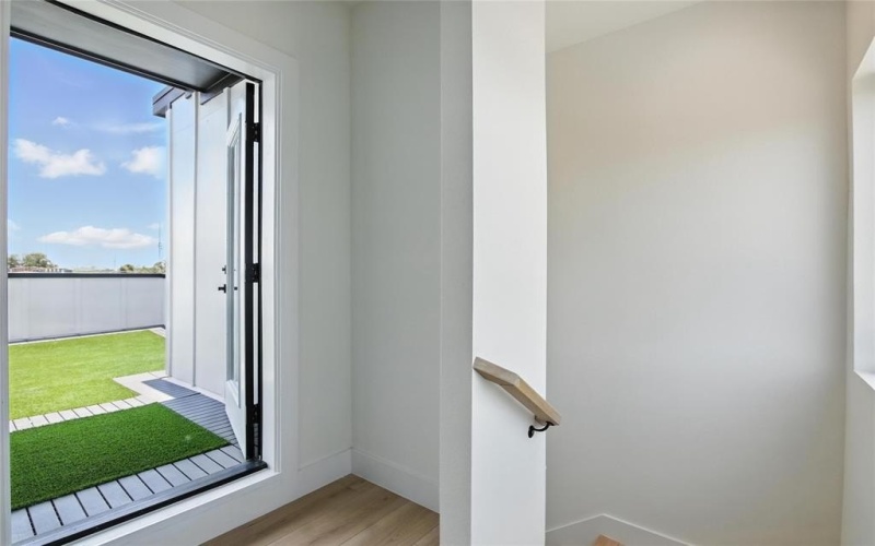 1425 N Garrett Avenue #107, Dallas, TX 75206, 2 Bedrooms Bedrooms, ,2 BathroomsBathrooms,Residential Lease,For Rent,1425 N Garrett Avenue,20972333