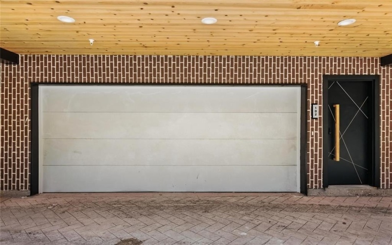 1425 N Garrett Avenue #107, Dallas, TX 75206, 2 Bedrooms Bedrooms, ,2 BathroomsBathrooms,Residential Lease,For Rent,1425 N Garrett Avenue,20972333