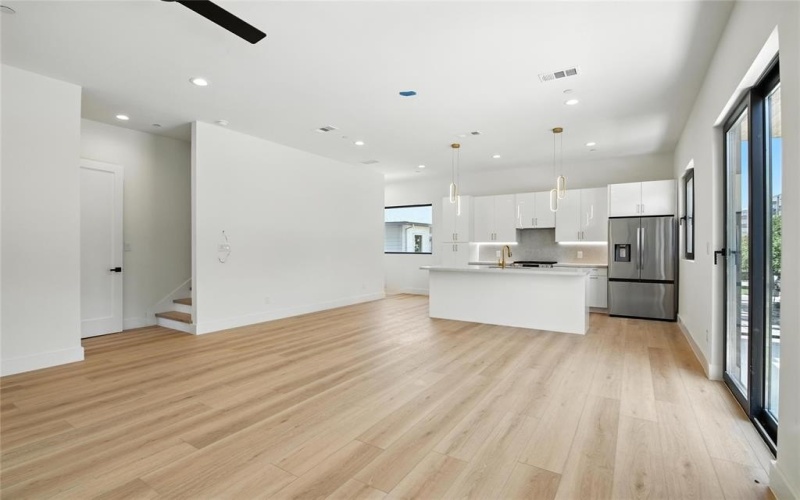 1425 N Garrett Avenue #107, Dallas, TX 75206, 2 Bedrooms Bedrooms, ,2 BathroomsBathrooms,Residential Lease,For Rent,1425 N Garrett Avenue,20972333
