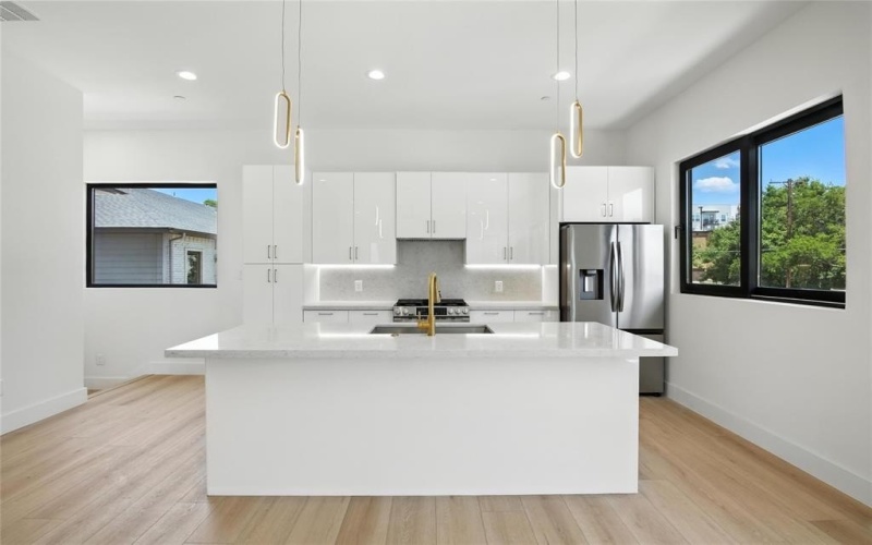 1425 N Garrett Avenue #107, Dallas, TX 75206, 2 Bedrooms Bedrooms, ,2 BathroomsBathrooms,Residential Lease,For Rent,1425 N Garrett Avenue,20972333