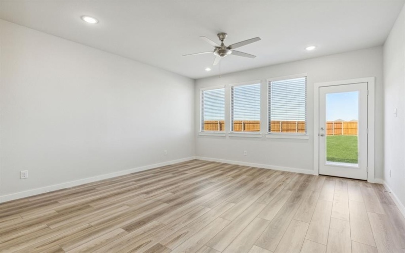 806 Pine Beach Drive, McKinney, TX 75071, 4 Bedrooms Bedrooms, ,3 BathroomsBathrooms,Residential,For Sale,806 Pine Beach Drive,20972672