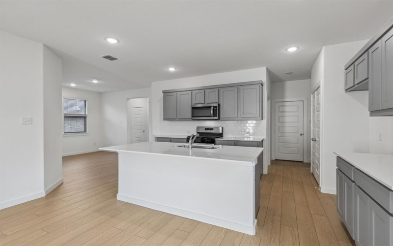 902 Pine Beach Drive, McKinney, TX 75071, 4 Bedrooms Bedrooms, ,2 BathroomsBathrooms,Residential,For Sale,902 Pine Beach Drive,20972743