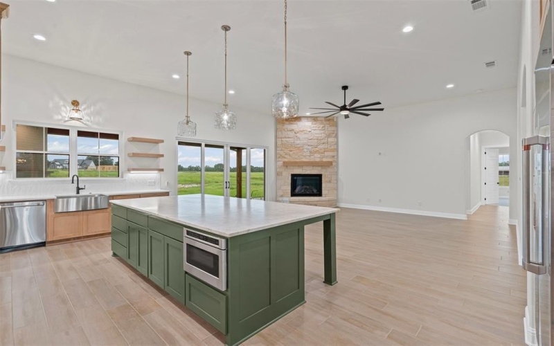 452 Royal Santana Run, Weatherford, TX 76087, 4 Bedrooms Bedrooms, ,3 BathroomsBathrooms,Residential,For Sale,452 Royal Santana Run,20972969
