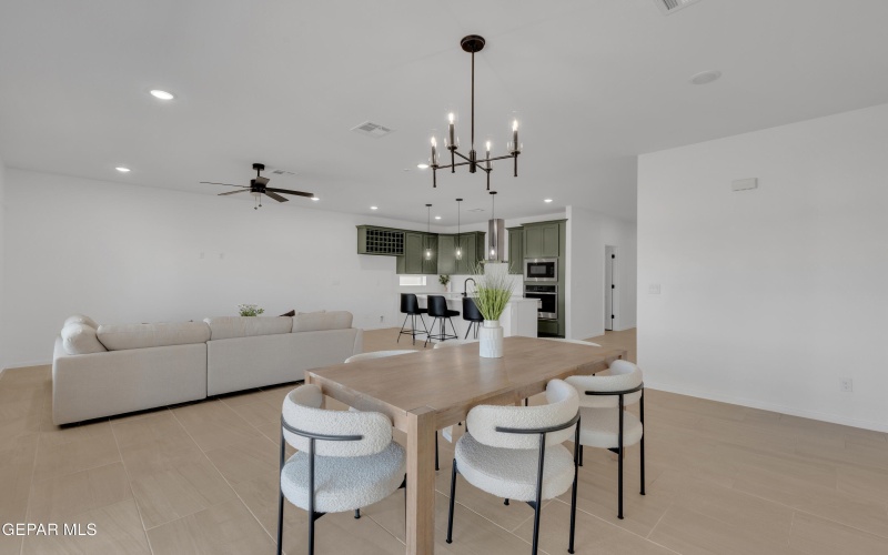 13913 Madero Drive, El Paso, TX 79928, 4 Bedrooms Bedrooms, ,2 BathroomsBathrooms,Residential,For Sale,13913 Madero Drive,924833