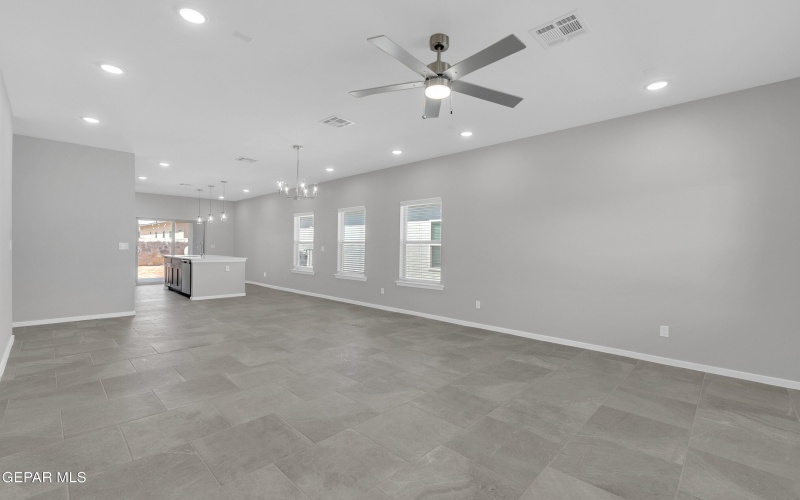 13948 Summer Hail Avenue, El Paso, TX 79928, 3 Bedrooms Bedrooms, ,2 BathroomsBathrooms,Residential,For Sale,13948 Summer Hail Avenue,924838