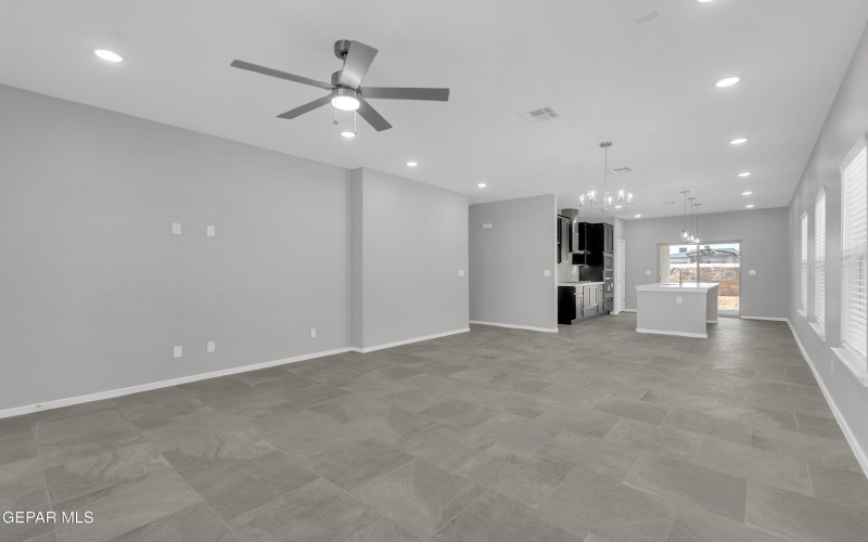 13948 Summer Hail Avenue, El Paso, TX 79928, 3 Bedrooms Bedrooms, ,2 BathroomsBathrooms,Residential,For Sale,13948 Summer Hail Avenue,924838