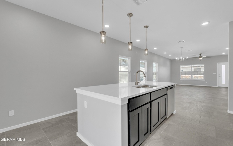 13948 Summer Hail Avenue, El Paso, TX 79928, 3 Bedrooms Bedrooms, ,2 BathroomsBathrooms,Residential,For Sale,13948 Summer Hail Avenue,924838