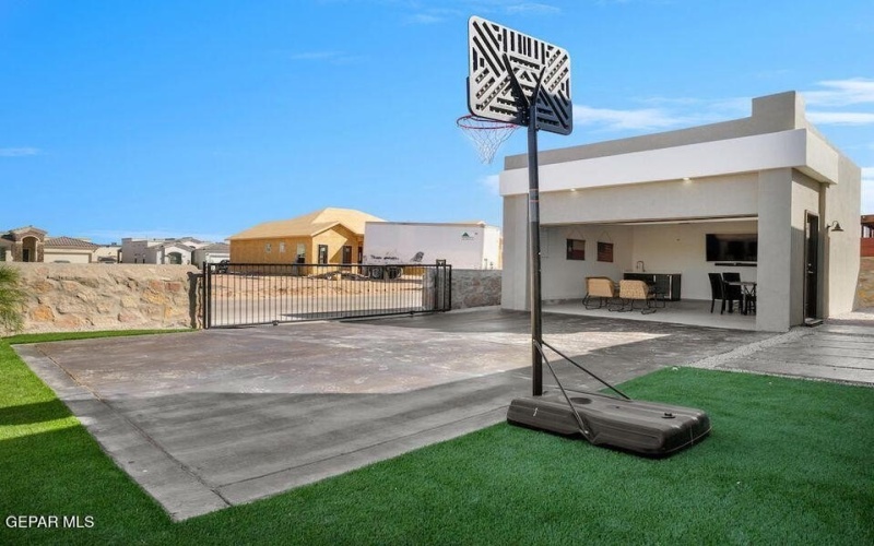2212 MIKE PRICE Drive, El Paso, TX 79938, 5 Bedrooms Bedrooms, ,3 BathroomsBathrooms,Residential,For Sale,2212 MIKE PRICE Drive,924857