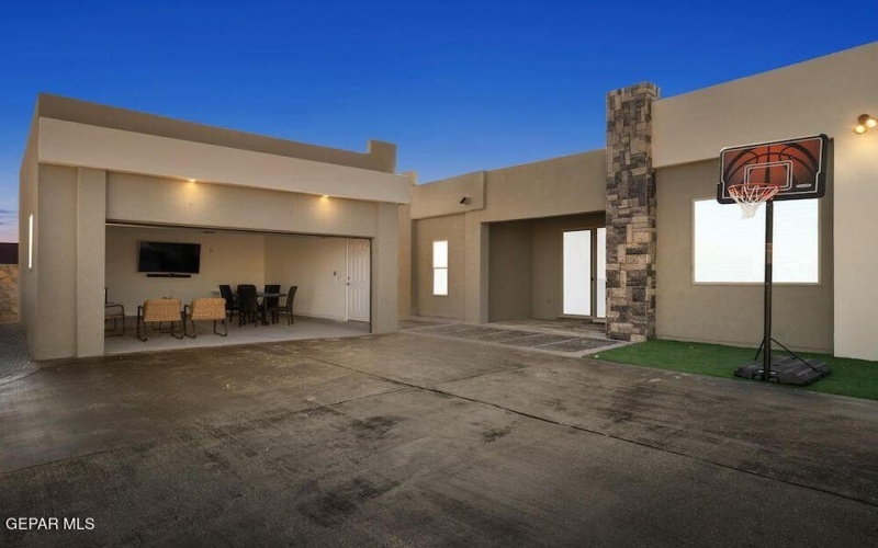 2228 MIKE PRICE Drive, El Paso, TX 79938, 5 Bedrooms Bedrooms, ,3 BathroomsBathrooms,Residential,For Sale,2228 MIKE PRICE Drive,924861
