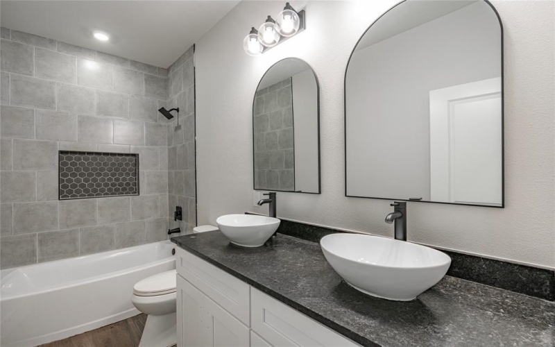 2213 Navasota Street, Granbury, TX 76048, 4 Bedrooms Bedrooms, ,2 BathroomsBathrooms,Residential,For Sale,2213 Navasota Street,20930558