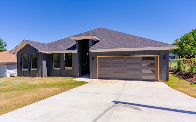 2213 Navasota Street, Granbury, TX 76048, 4 Bedrooms Bedrooms, ,2 BathroomsBathrooms,Residential,For Sale,2213 Navasota Street,20930558