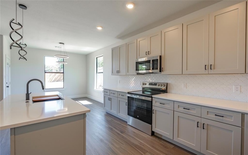 2213 Navasota Street, Granbury, TX 76048, 4 Bedrooms Bedrooms, ,2 BathroomsBathrooms,Residential,For Sale,2213 Navasota Street,20930558
