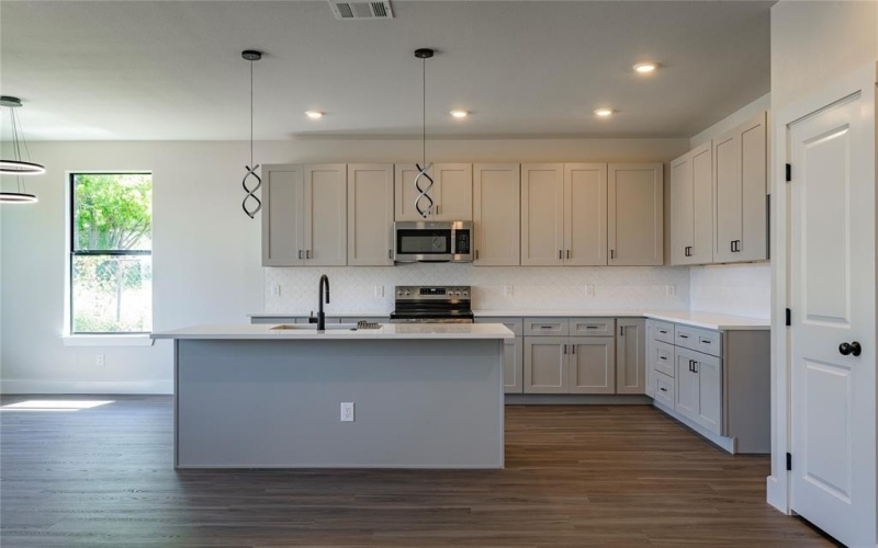 2213 Navasota Street, Granbury, TX 76048, 4 Bedrooms Bedrooms, ,2 BathroomsBathrooms,Residential,For Sale,2213 Navasota Street,20930558