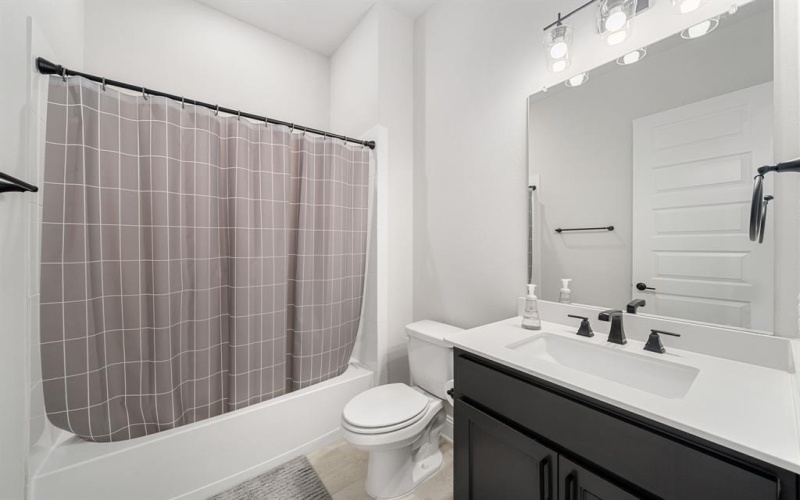 2300 Fairwater Mews, Rowlett, TX 75088, 3 Habitaciones Habitaciones , ,3 BañosBaños,Residential Lease,En Alquiler,2300 Fairwater Mews,20964153