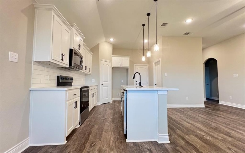 6110 Coles Lane, Greenville, TX 75402, 3 Bedrooms Bedrooms, ,2 BathroomsBathrooms,Residential Lease,For Rent,6110 Coles Lane,20972423