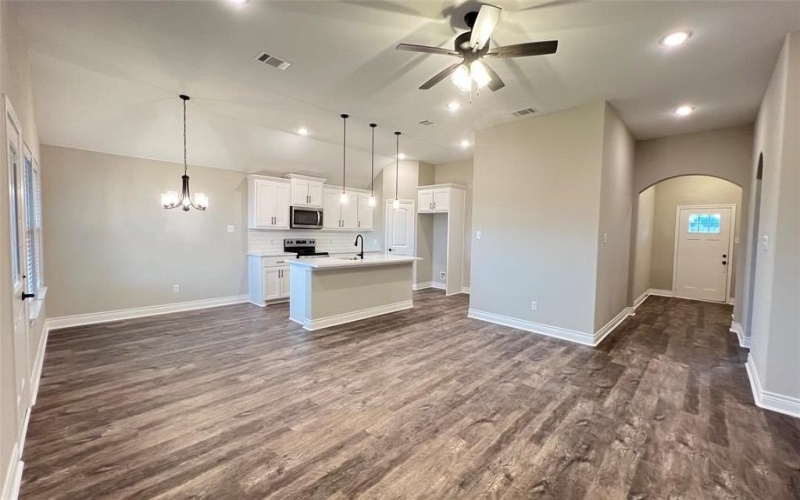 6110 Coles Lane, Greenville, TX 75402, 3 Bedrooms Bedrooms, ,2 BathroomsBathrooms,Residential Lease,For Rent,6110 Coles Lane,20972423