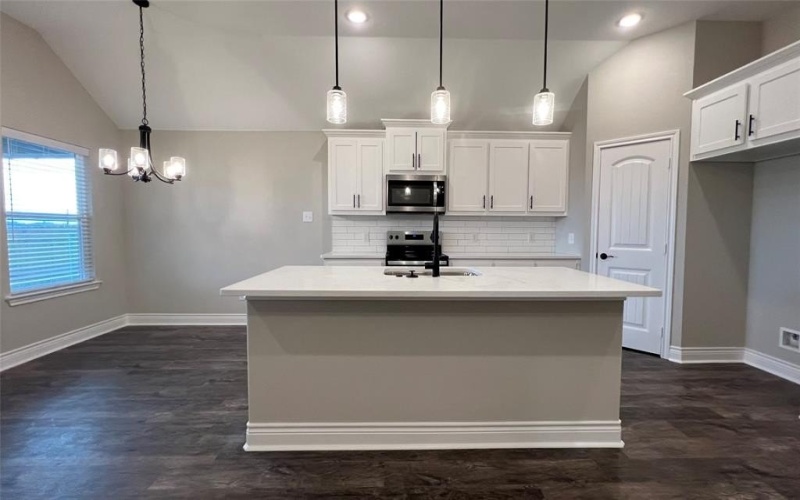 6110 Coles Lane, Greenville, TX 75402, 3 Bedrooms Bedrooms, ,2 BathroomsBathrooms,Residential Lease,For Rent,6110 Coles Lane,20972423